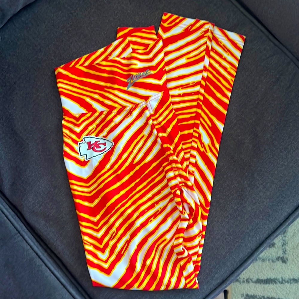 Zumbaz Chiefs leggings, size medium
